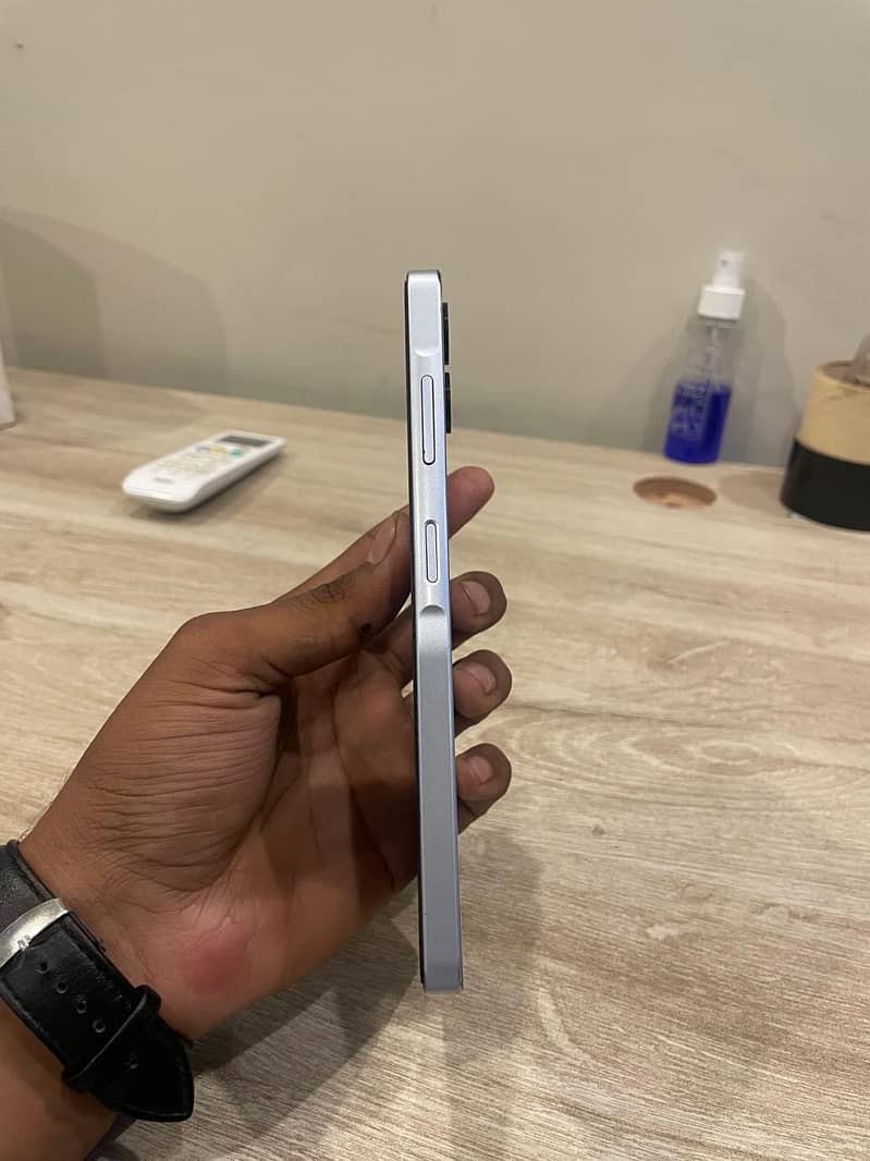 Samsung Mobile A06 5