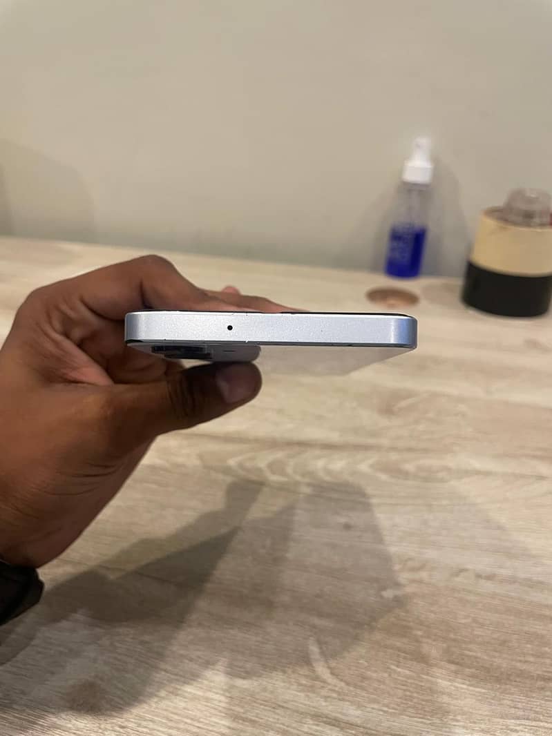 Samsung Mobile A06 7