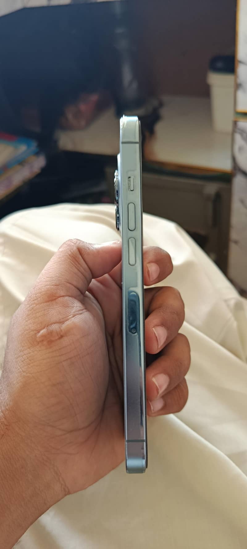 Apple iPhone 13 Pro 2