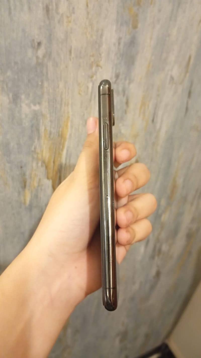 Apple iPhone X 3