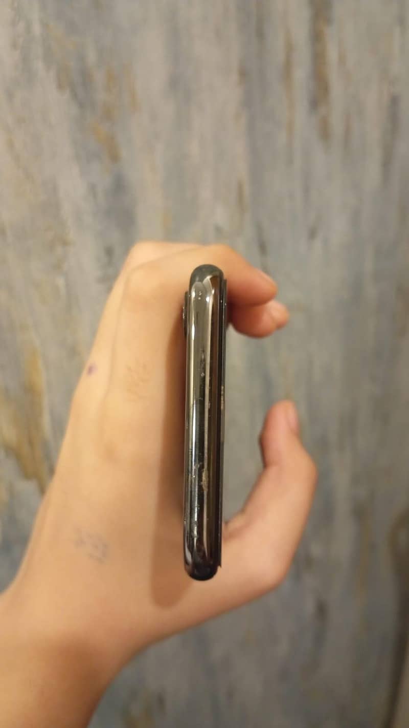 Apple iPhone X 5