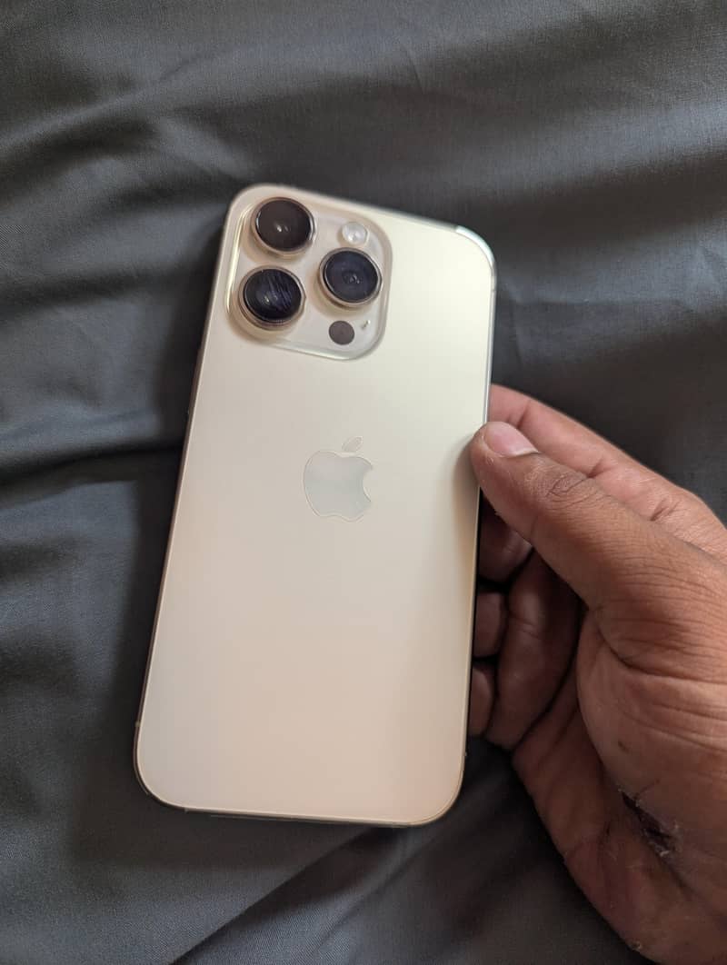 Apple iPhone 14 Pro 1