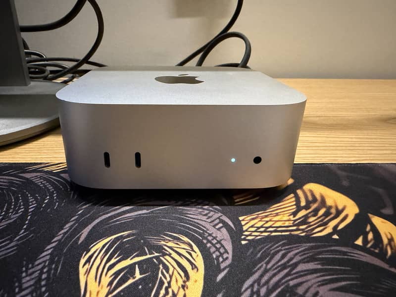 Mac mini m4 with box and cable 0