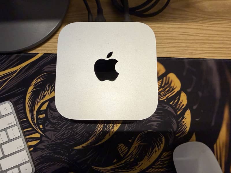 Mac mini m4 with box and cable 2