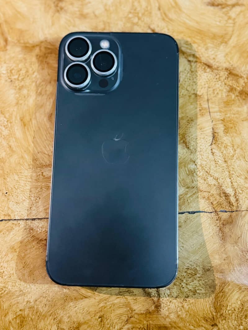 Apple iPhone 13 Pro Max 4