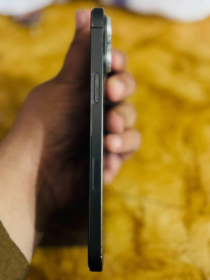 Apple iPhone 13 Pro Max 5