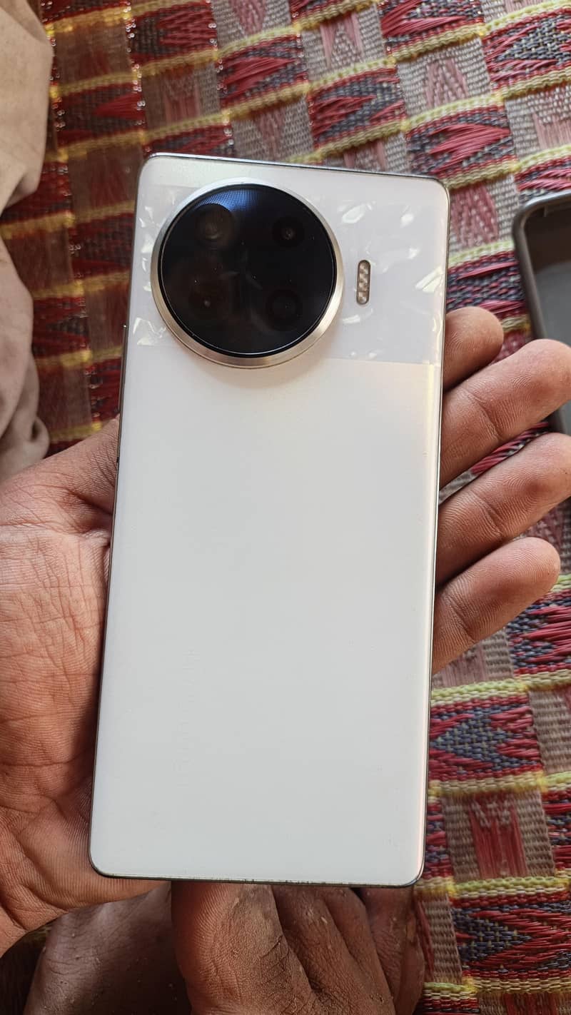 Tecno Spark 20 Pro Plus 3