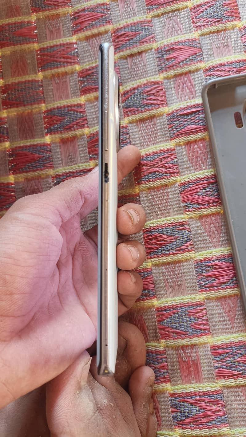 Tecno Spark 20 Pro Plus 4