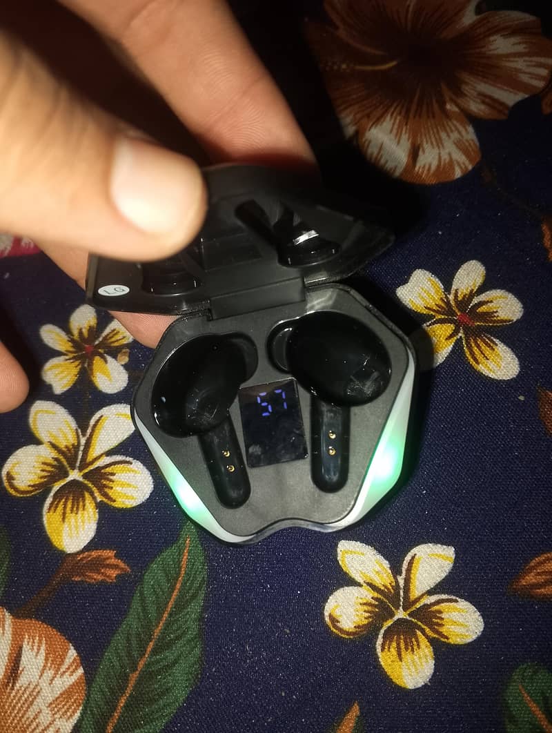 x15 earbuds 1