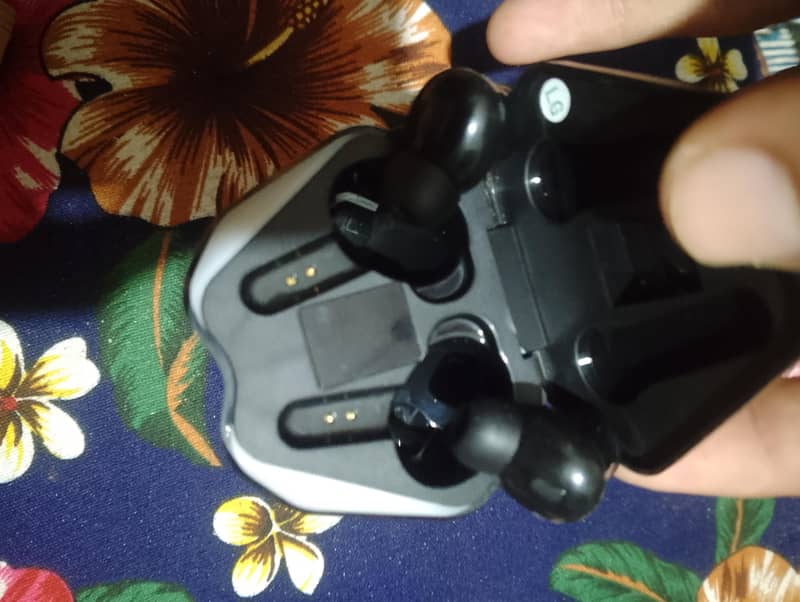 x15 earbuds 2