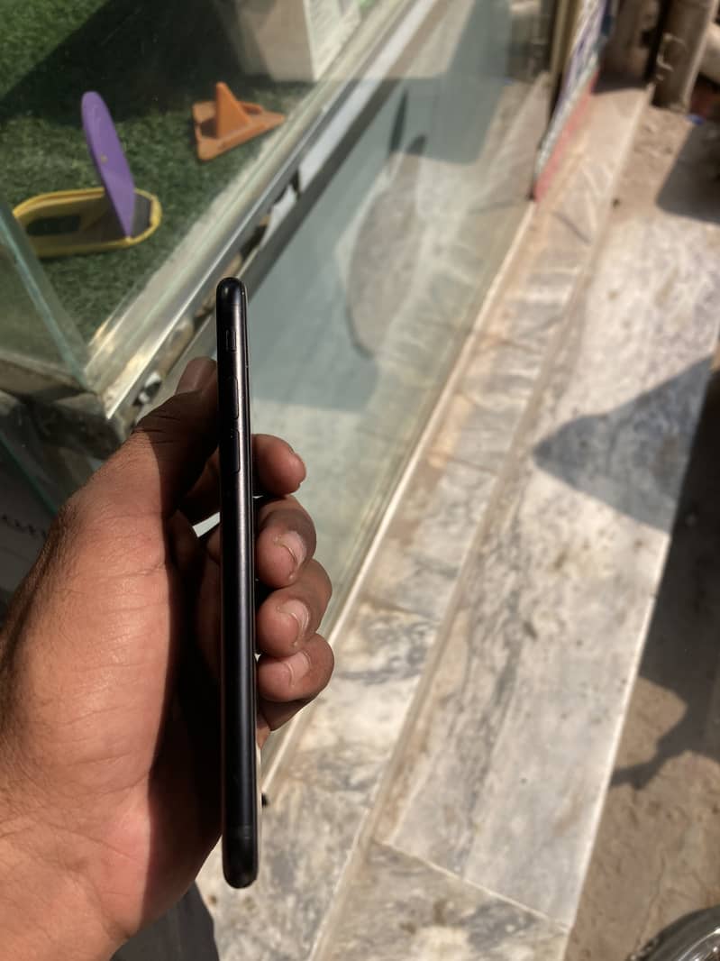 Apple iPhone SE 3