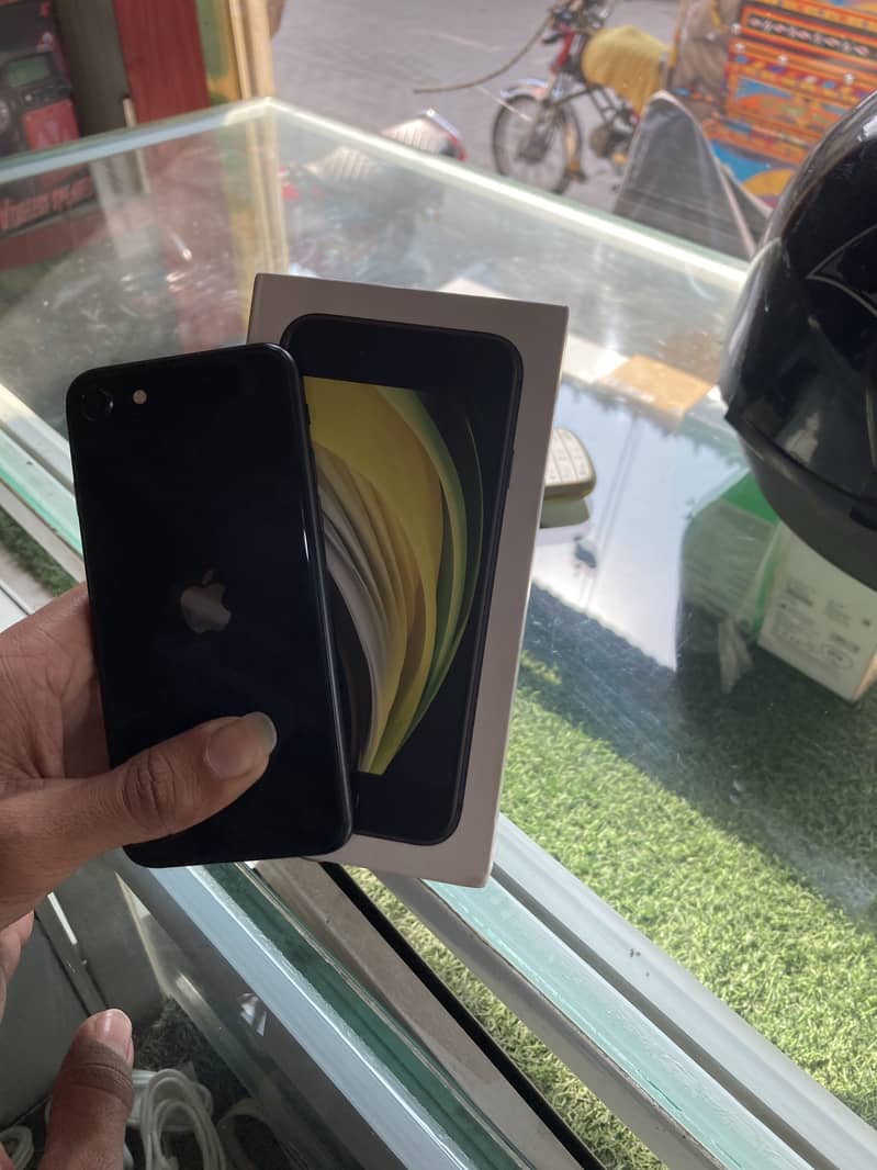 Apple iPhone SE 6
