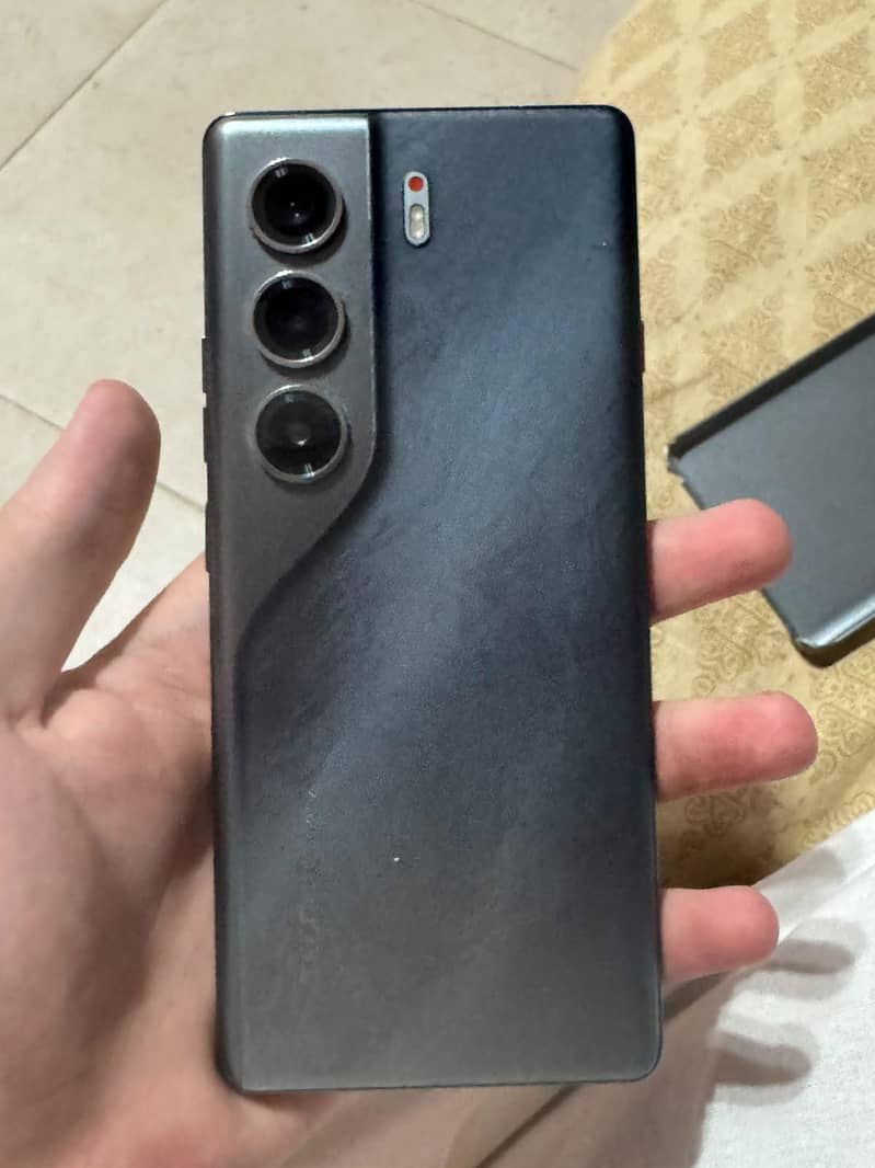 tecno camon 40 pro 4