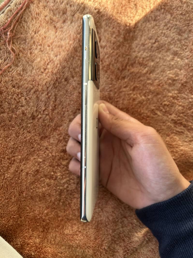 One Plus 10 Pro 3