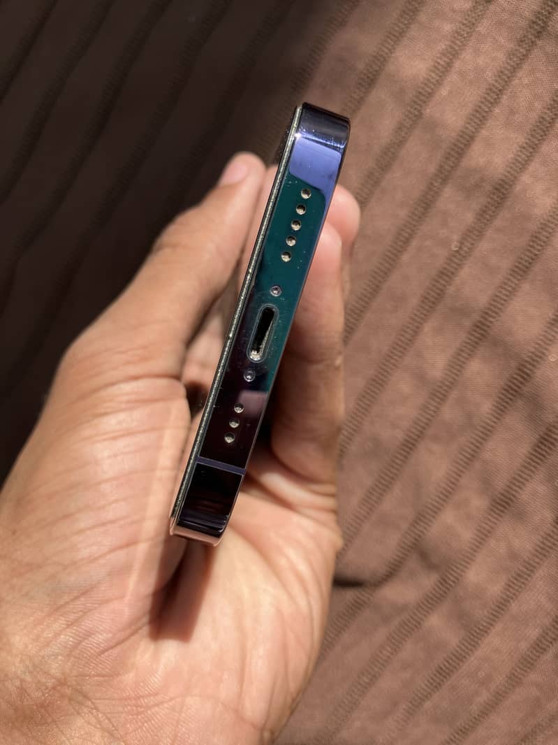 Apple iPhone 14 Pro 1