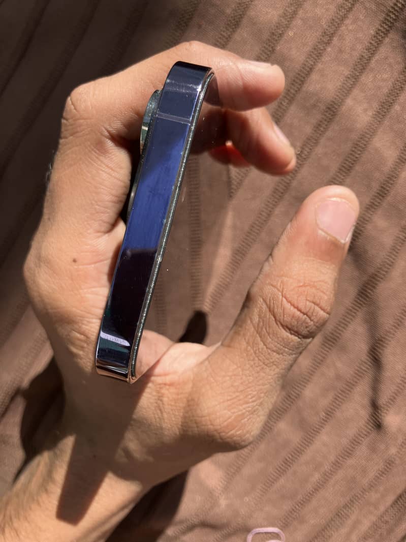 Apple iPhone 14 Pro 2