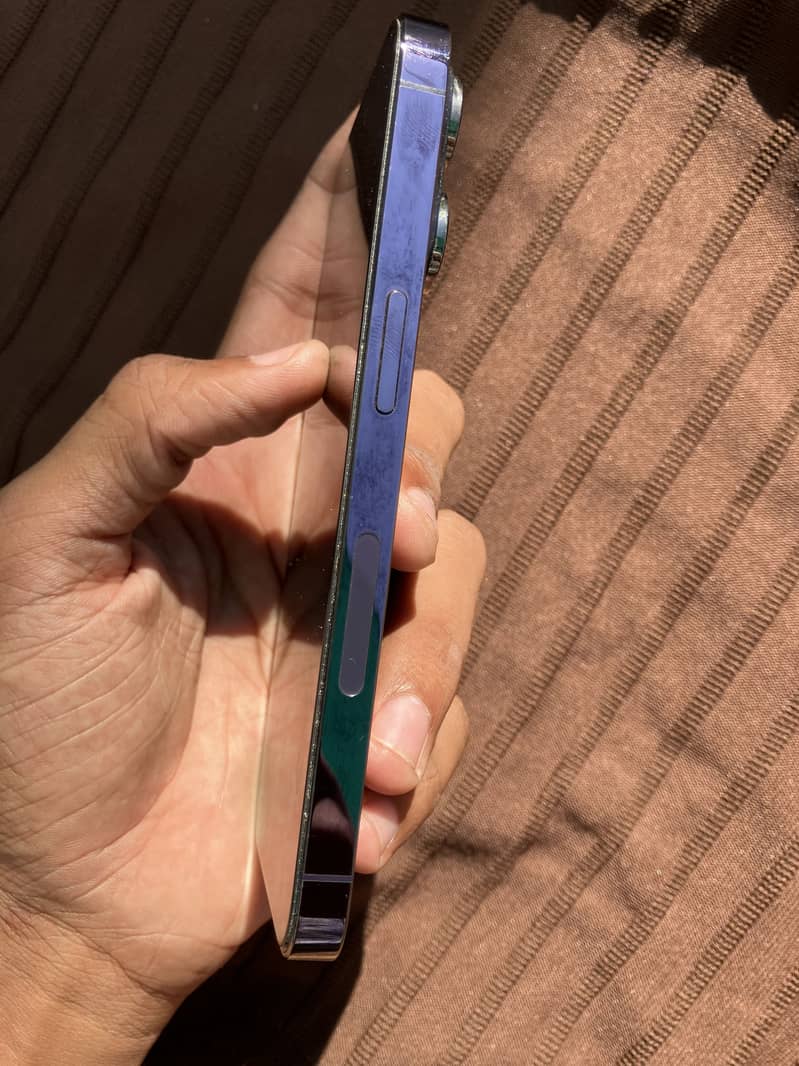 Apple iPhone 14 Pro 4