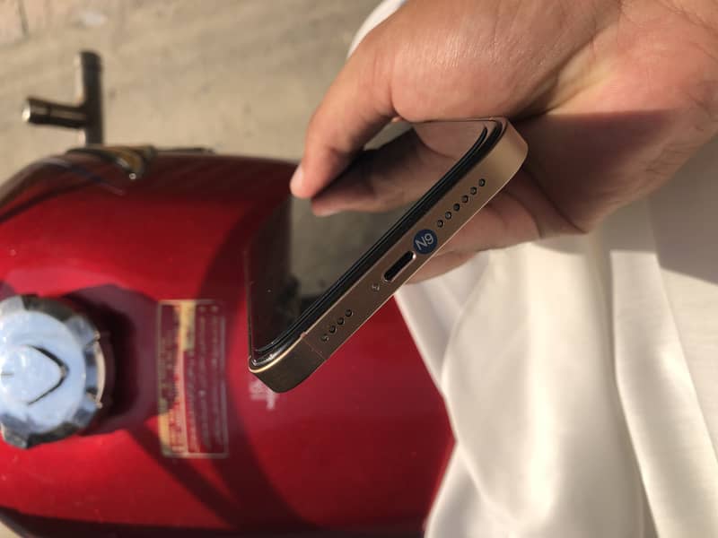 Apple iPhone XR 5