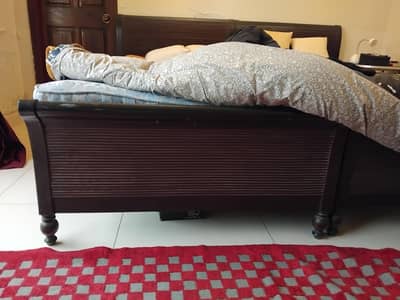 2 seperate single ya king bed with spring mattres cntct no 03353116461