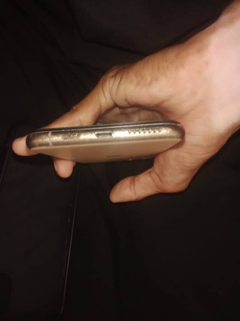 Apple iPhone 11 Pro Max 6