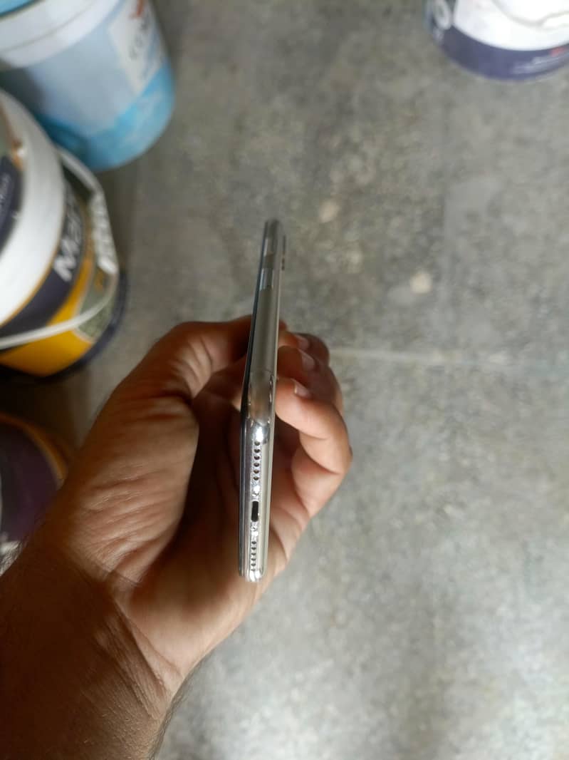 Apple iPhone X 1