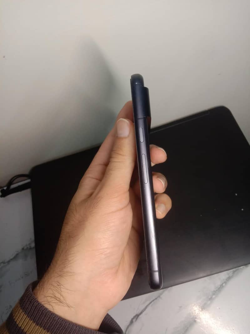 Google Pixel 8 4