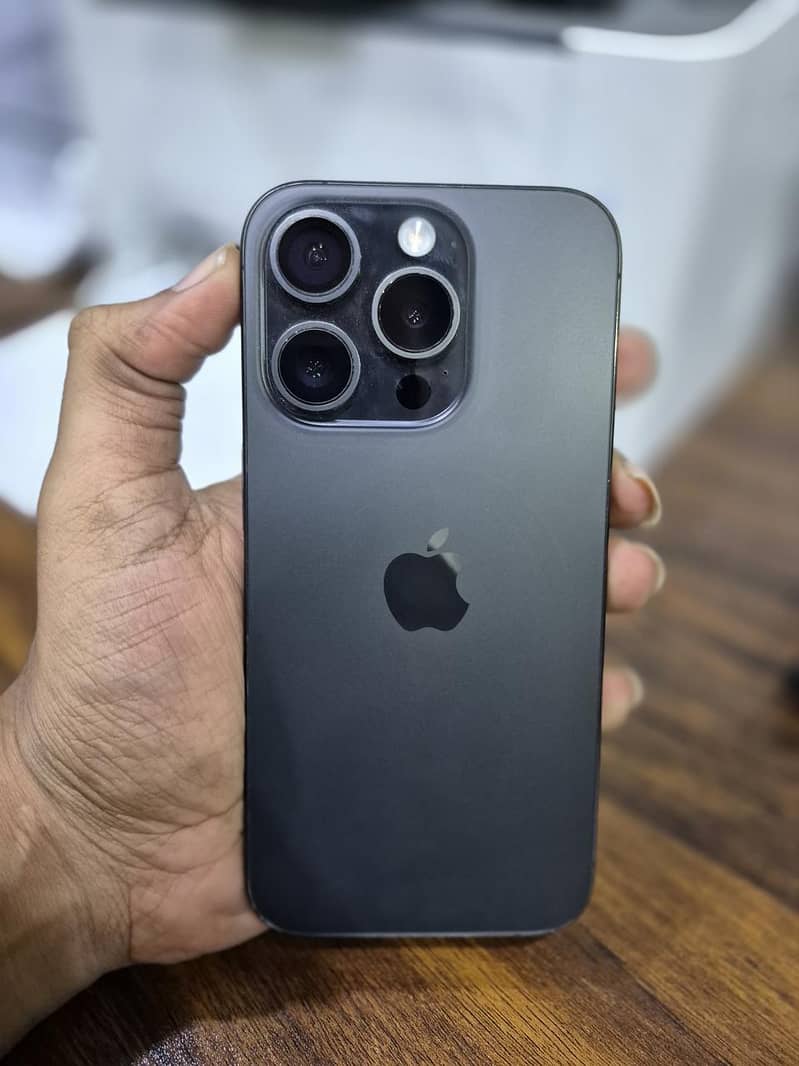 Apple iPhone 15 Pro 0