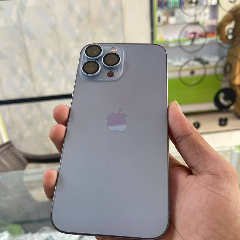 Apple iPhone 13 Pro Max 1