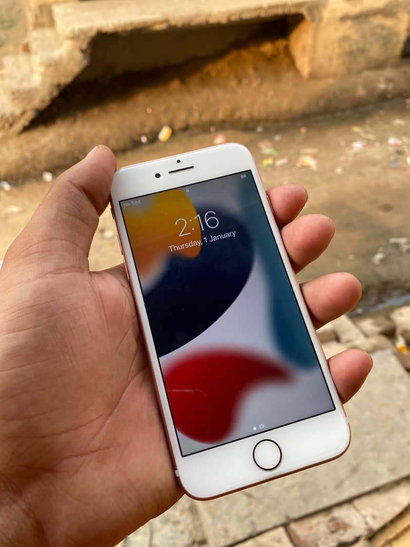 Apple iPhone 7 1