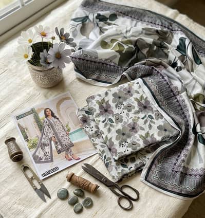 3 piece ladies Unstiched clothes in linen fabric