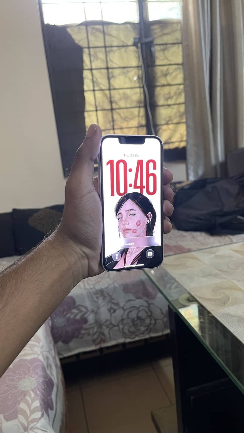 Apple iPhone 13 mini 1