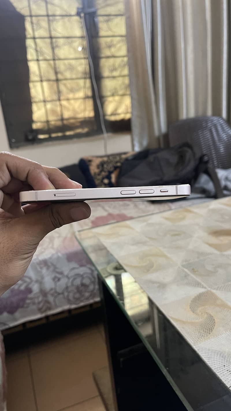 Apple iPhone 13 mini 6