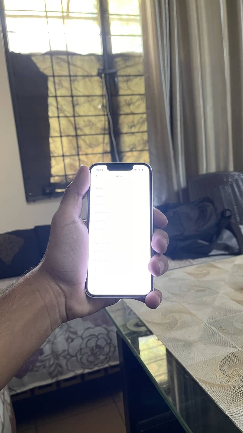 Apple iPhone 13 mini 8