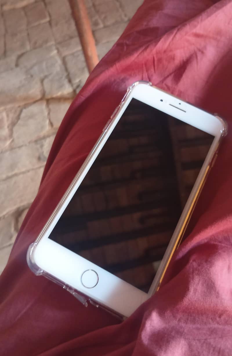 Apple iPhone 7 Plus 2