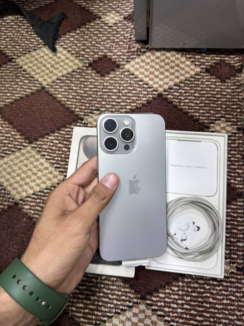 Apple iPhone 15 Pro Max 2