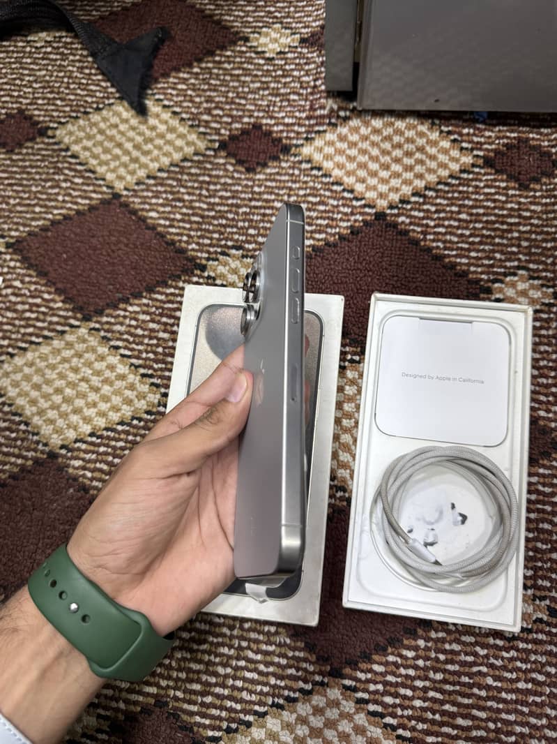 Apple iPhone 15 Pro Max 3