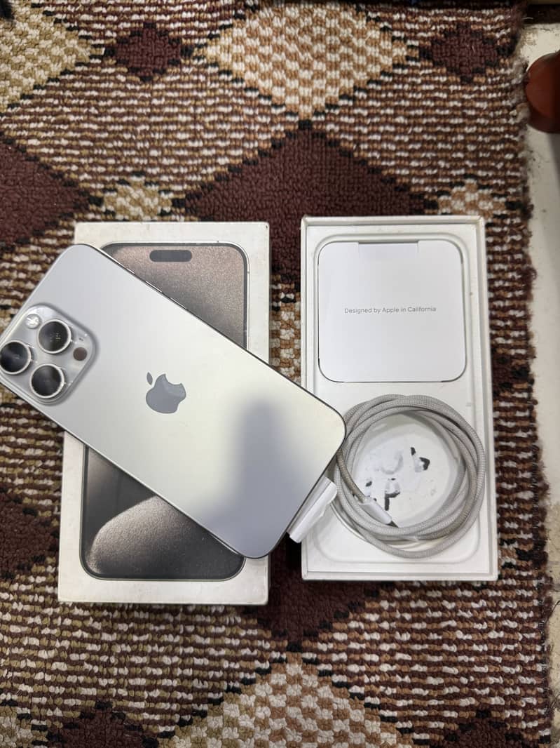 Apple iPhone 15 Pro Max 4