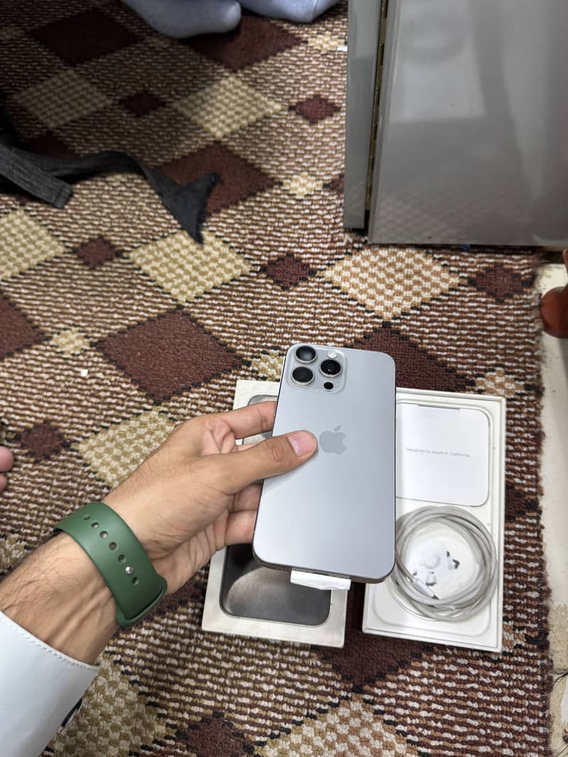 Apple iPhone 15 Pro Max 5