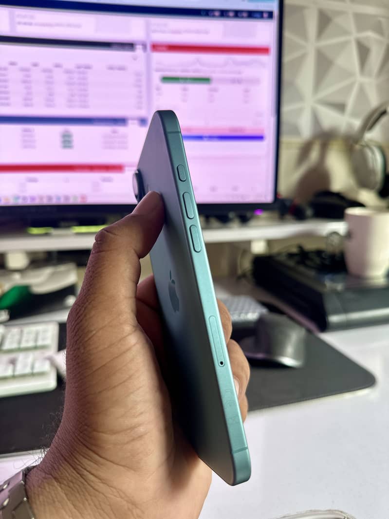 Apple iPhone 16 Plus 3