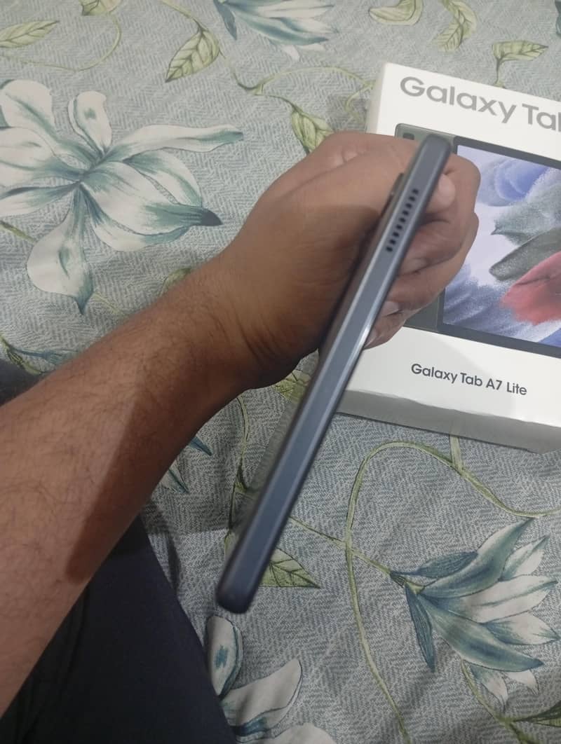Samsung A7 lite Tablet 6