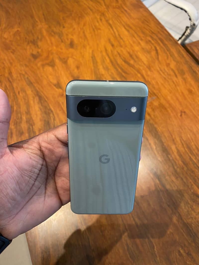 Google Pixel 8 1