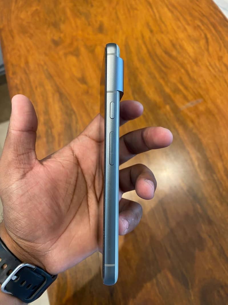 Google Pixel 8 6