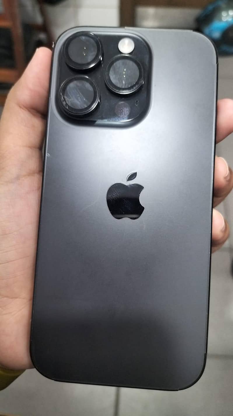 Apple iPhone 16 Pro 0