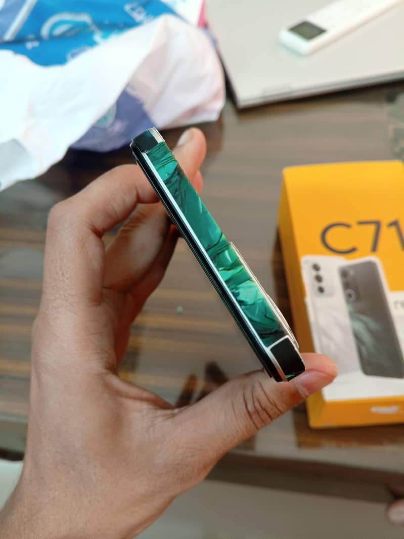 Realme C71 7