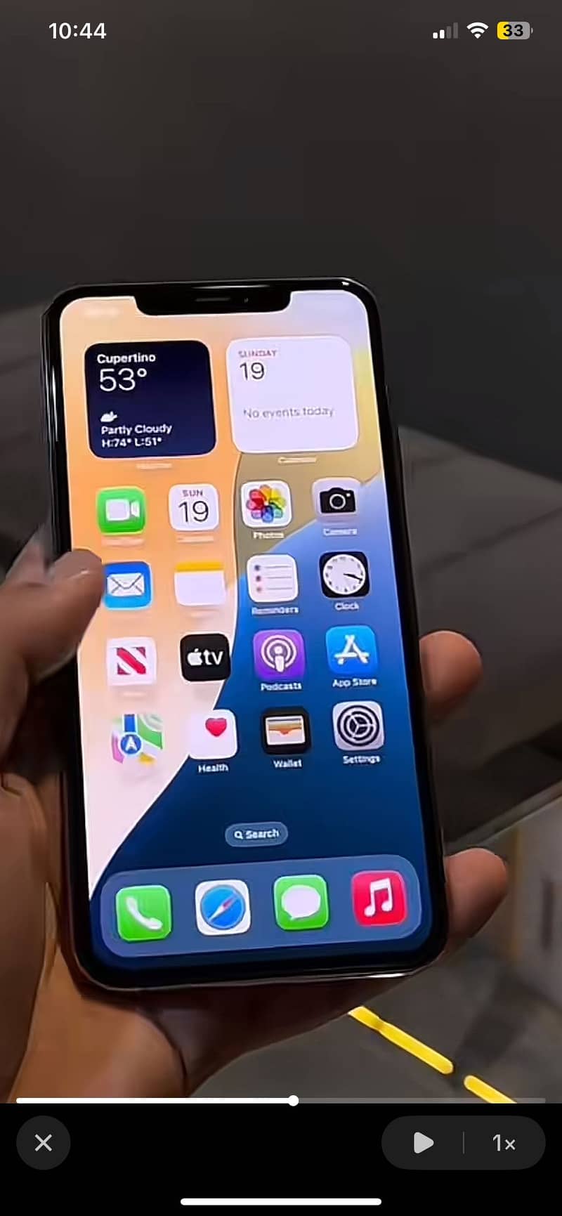 Apple iPhone XS Max 1