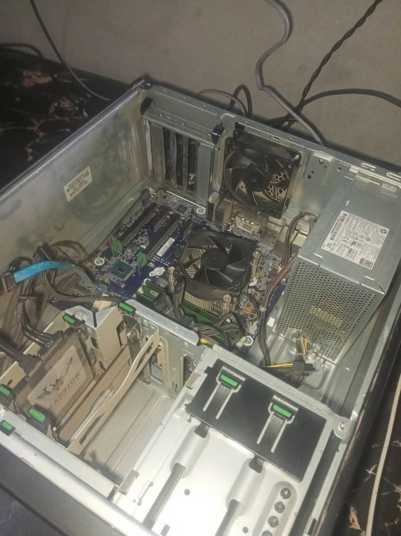 HP. Z240 4