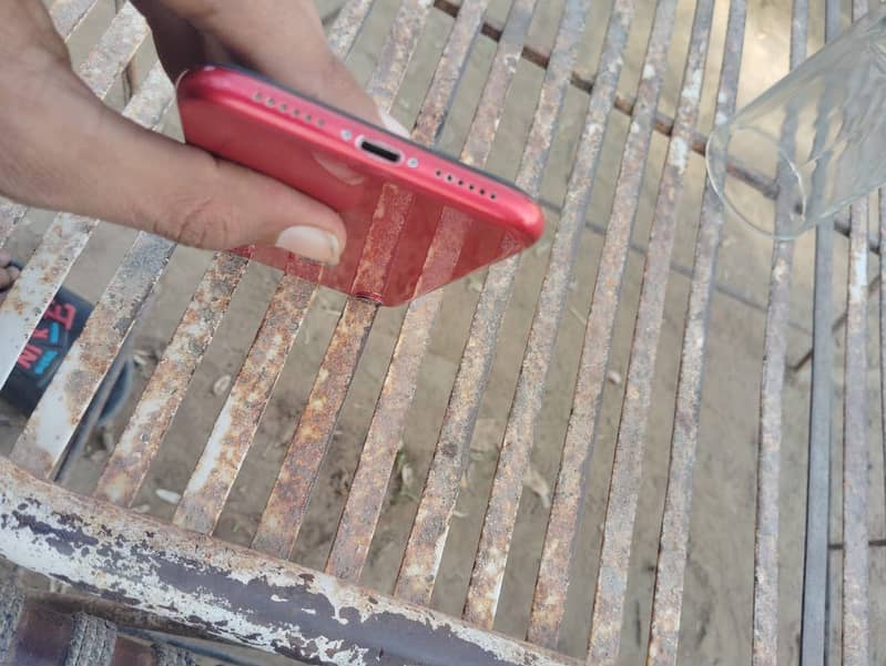 Apple iPhone XR 4