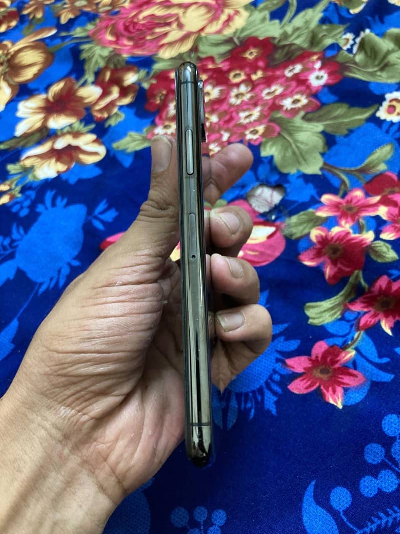 Apple iPhone XS 2