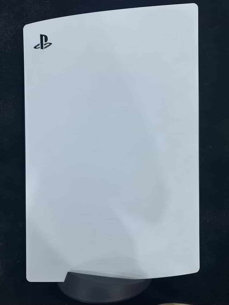 PS5 WITH BOX BEST CONDITION 0