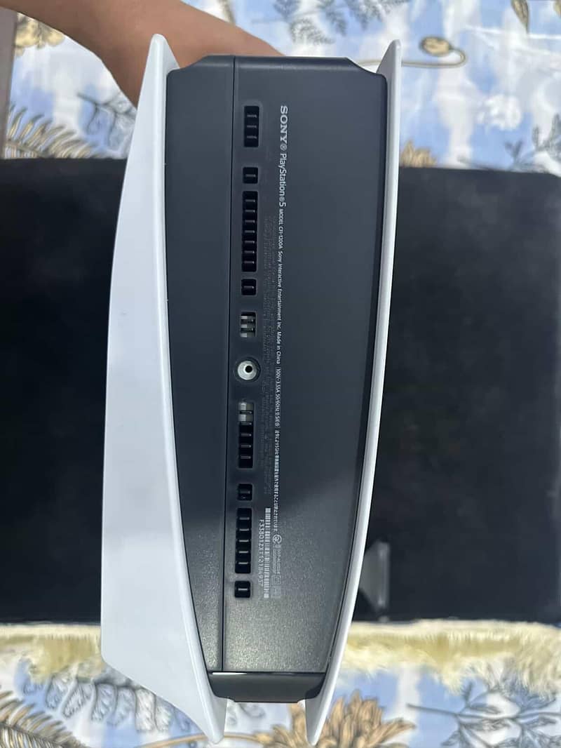 PS5 WITH BOX BEST CONDITION 2